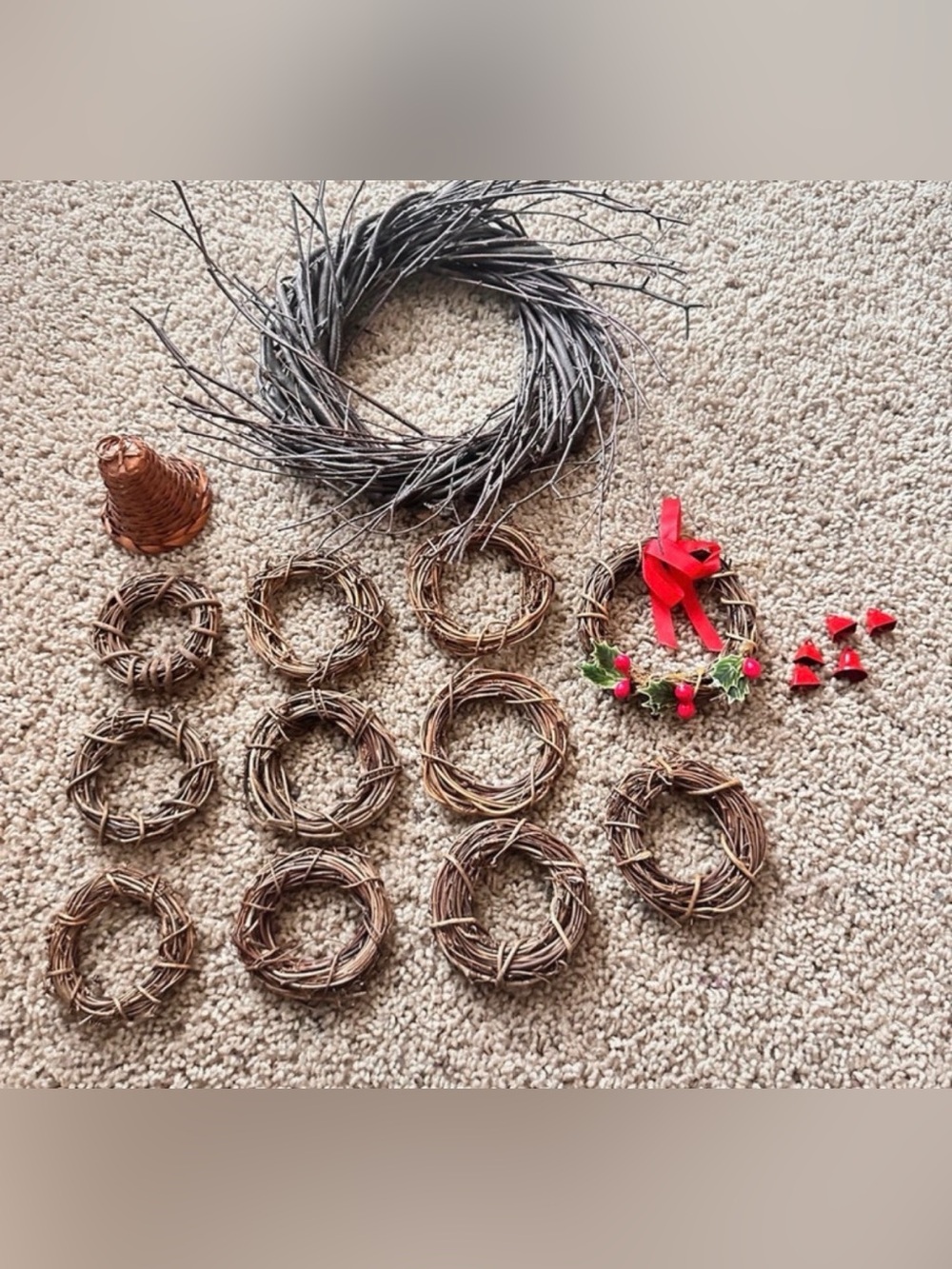 Natural Brown Mini Grapevine Wreaths/bell
